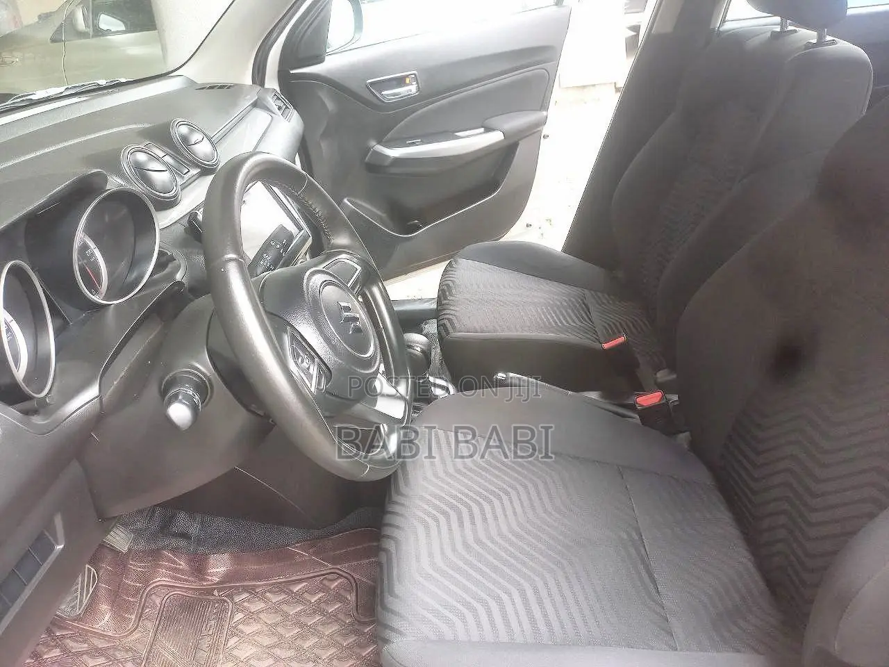 Suzuki Swift 2022 Silver