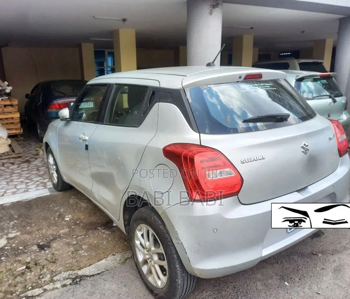 Suzuki Swift 2022 Silver