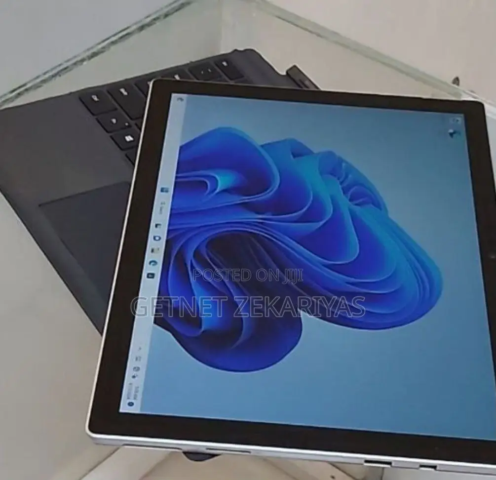 New Laptop Microsoft Surface Pro 8GB Intel Core I5 SSD 128GB