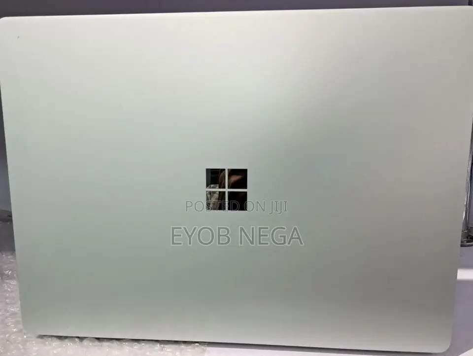 New Laptop Microsoft Surface 16GB Intel Core I7 SSD 512GB