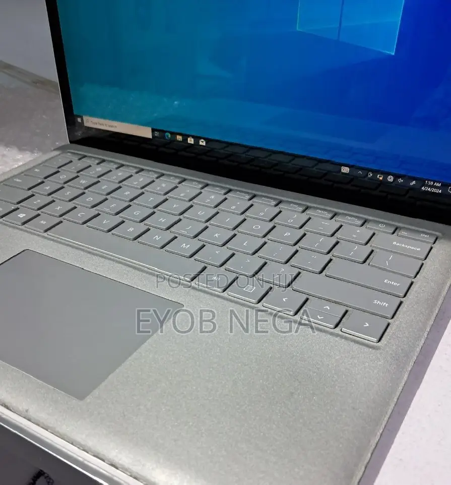 New Laptop Microsoft Surface 16GB Intel Core I7 SSD 512GB