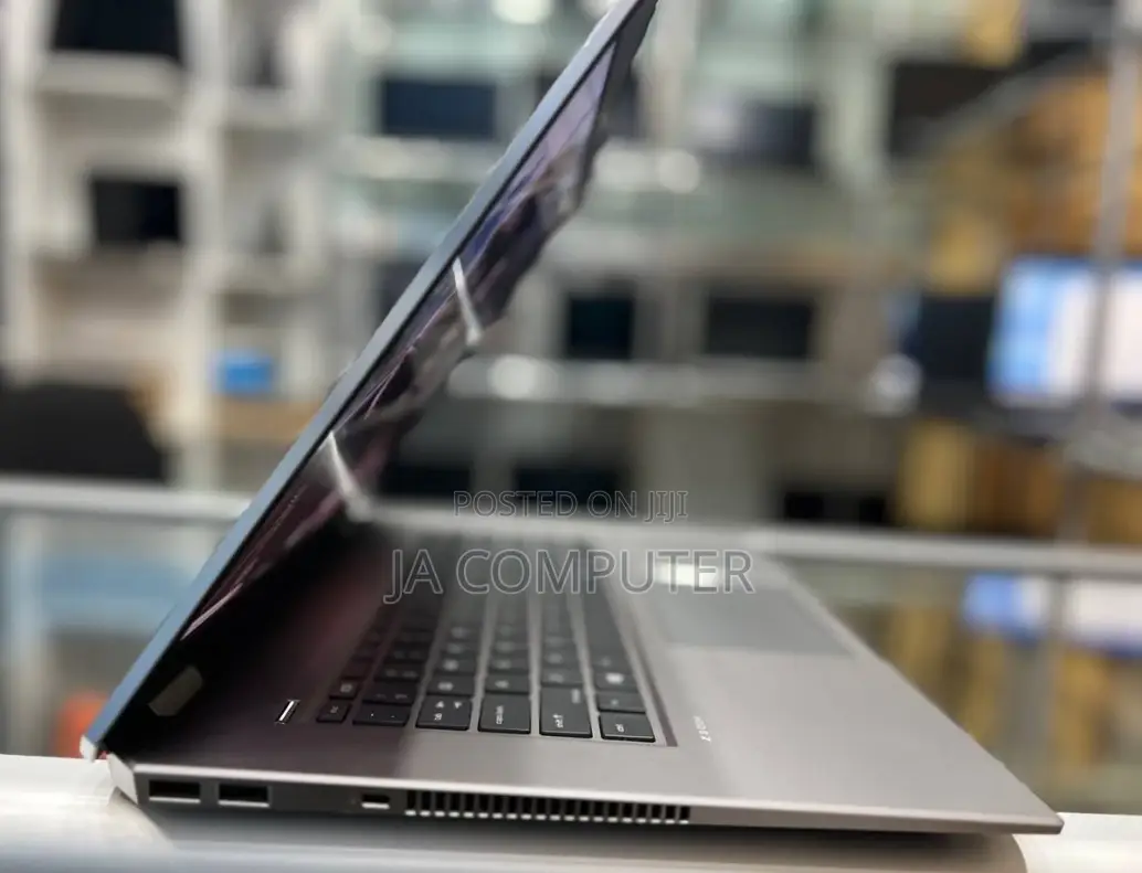 New Laptop HP ZBook Studio G5 16GB Intel Core I7 SSD 512GB