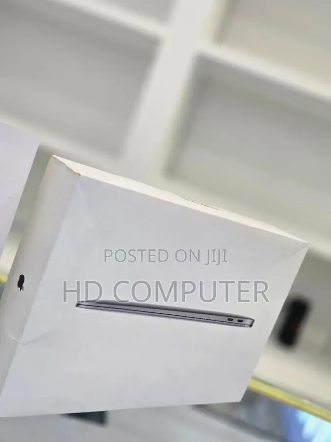 New Laptop Apple MacBook Air 2020 M1 8GB Intel Core I9 SSD 512GB