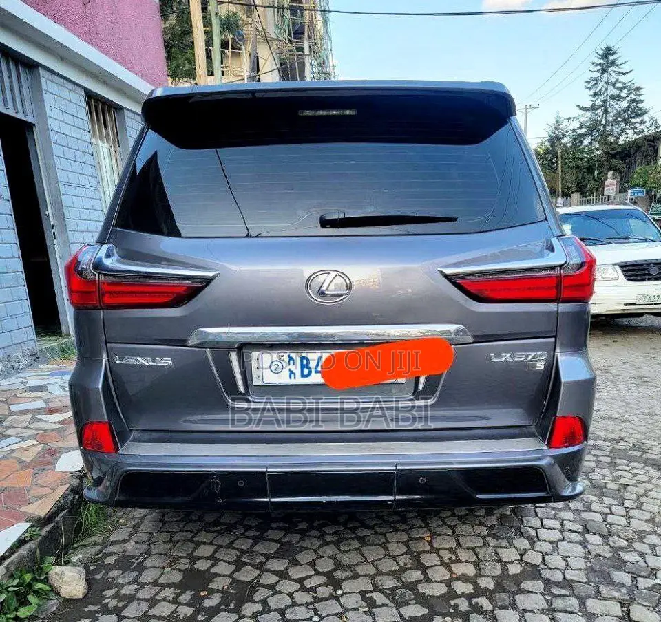 Lexus LX 2019 Silver