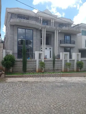 7bdrm House in Ayat Compound, Yeka for sale