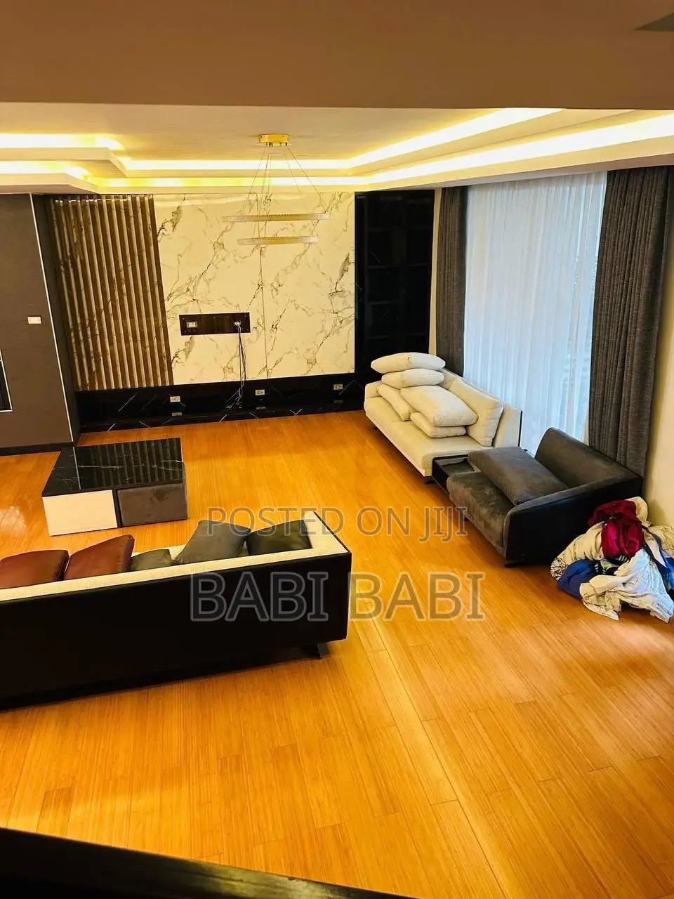 7bdrm House in Ayat Compound, Yeka for sale