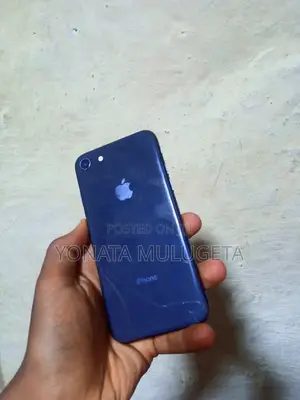 Photo - Apple iPhone 8 64 GB Blue