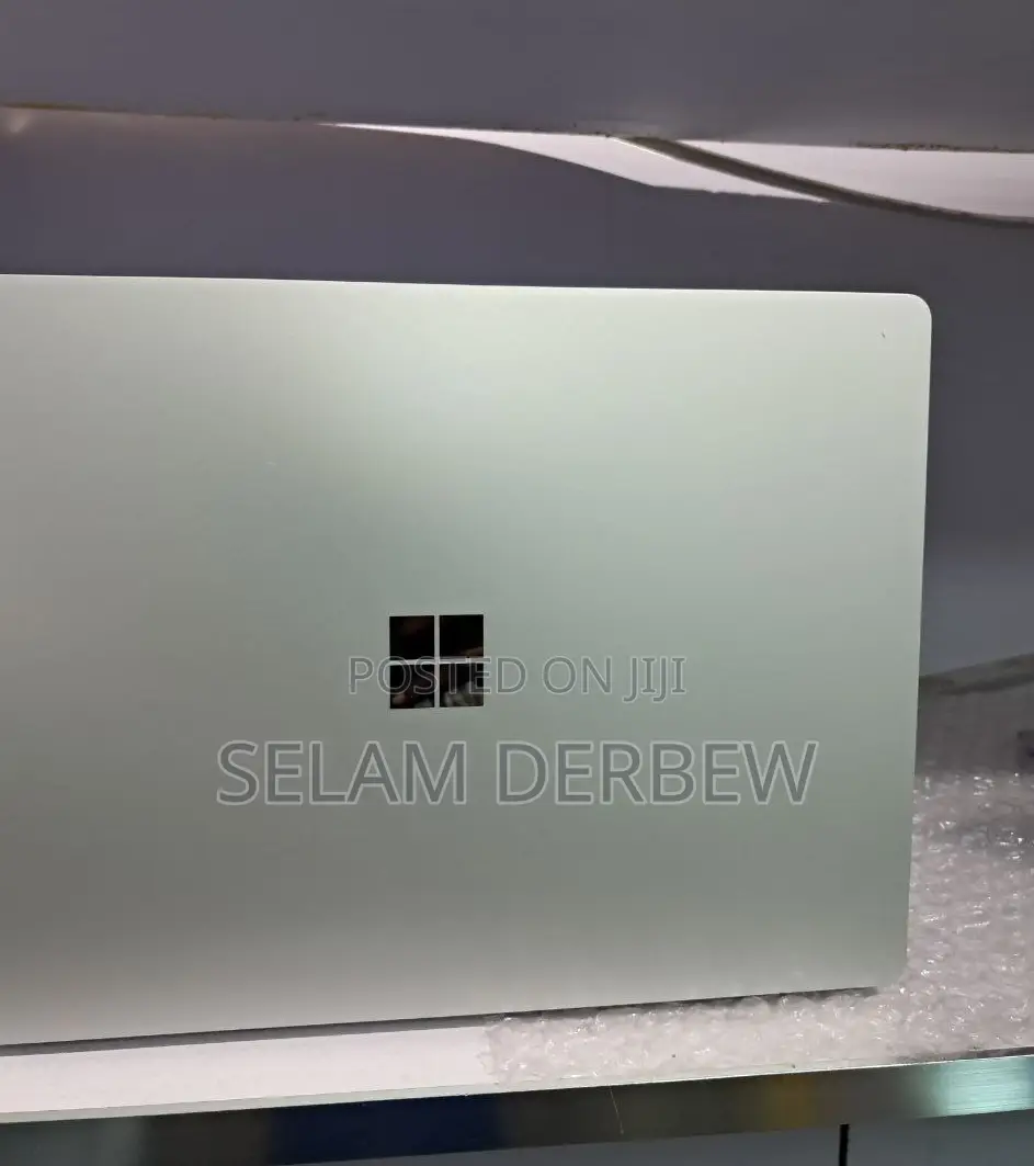 New Laptop Microsoft Surface Laptop 2 16GB Intel Core I7 SSD 512GB