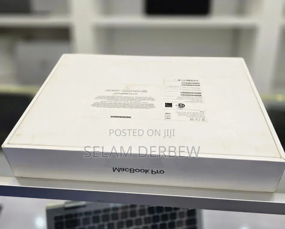 New Laptop Apple MacBook Pro 2022 M2 8GB Apple M2 SSD 512GB