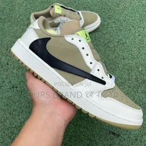 Photo - Travis Scott Golf Men's High Quality Luxurious Sneakers