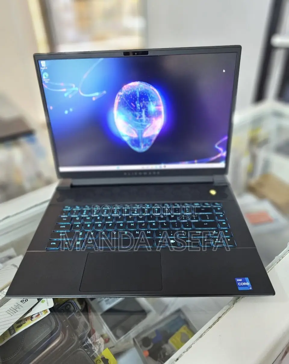 New Laptop Alienware M17x R2 16GB Intel Core I7 SSD 1T