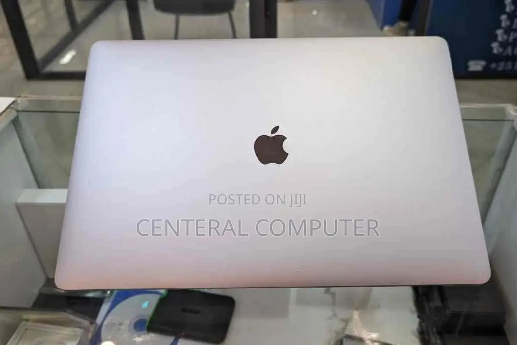 New Laptop Apple MacBook Pro 2019 16GB Intel Core i7 SSD 512GB