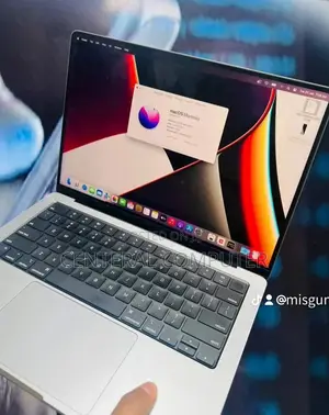 New Laptop Apple MacBook Pro 2019 16GB Intel Core i7 SSD 512GB
