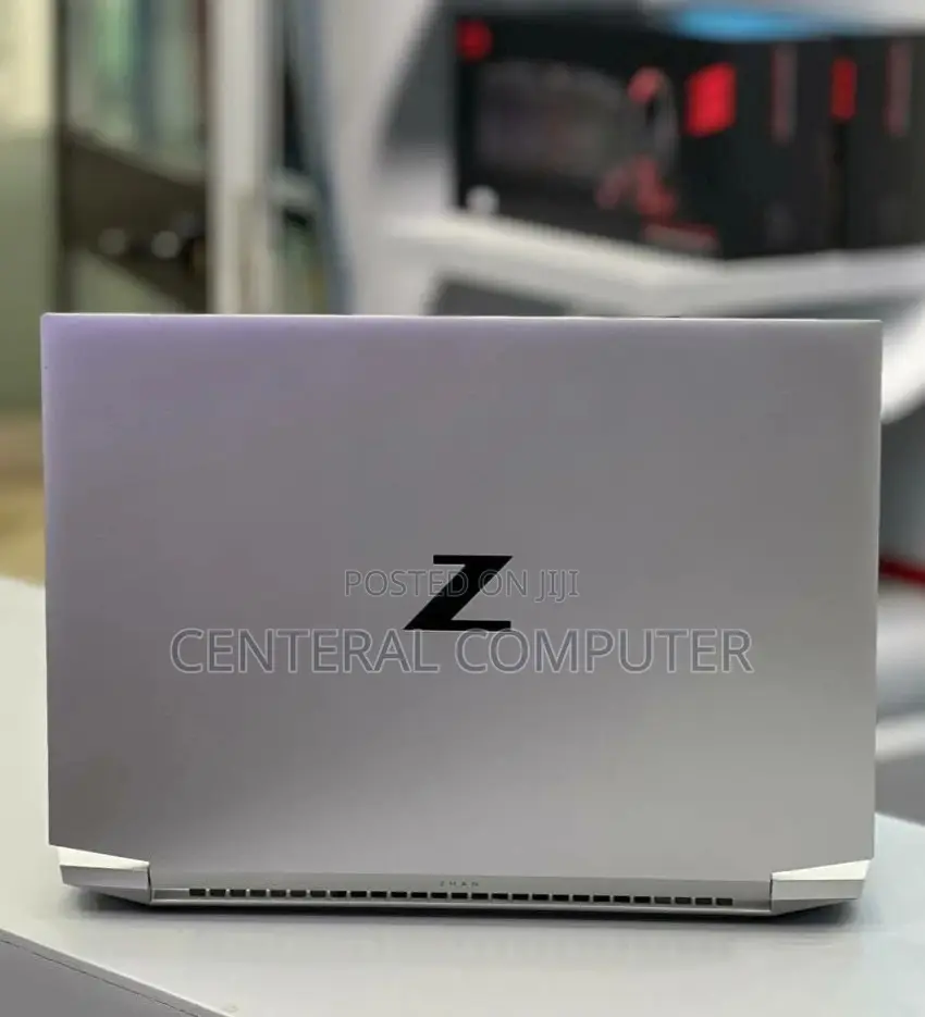New Laptop HP ZBook 17 16GB AMD Ryzen 7 SSD 512GB