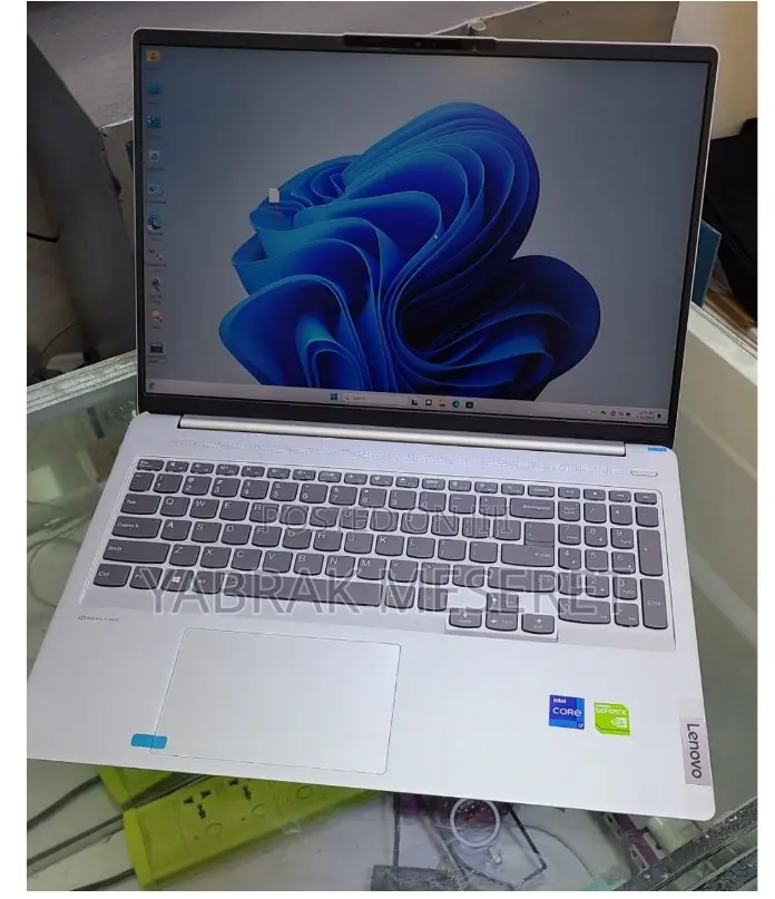 New Laptop Lenovo 16GB Intel Core i7 SSD 512GB