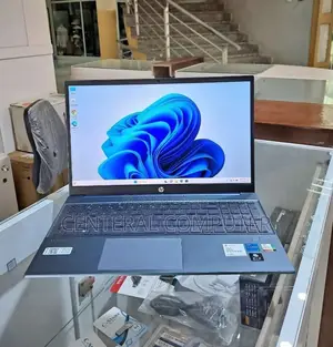 Photo - New Laptop HP 15-F272wm 16GB Intel Core I5 SSD 512GB