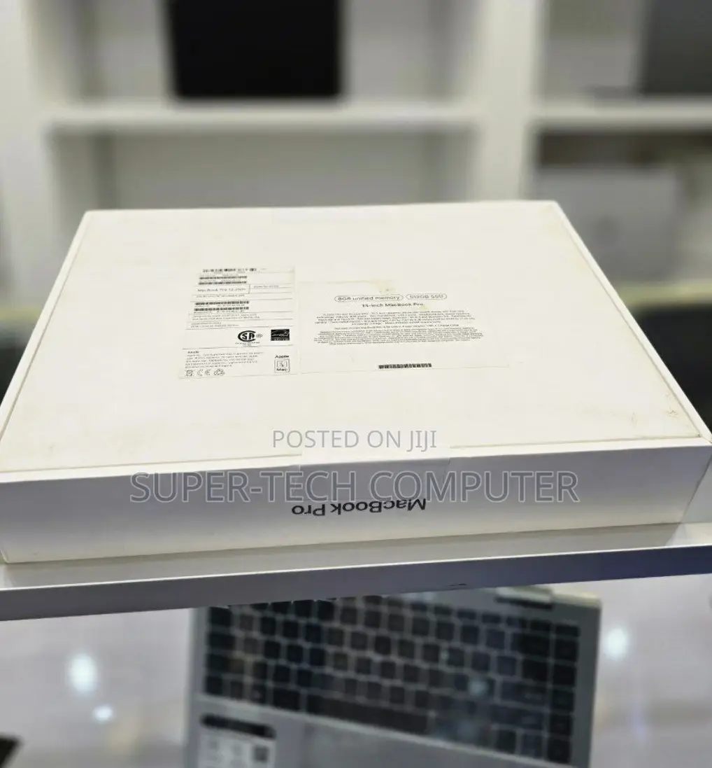New Laptop Apple MacBook Pro 2022 M2 8GB Intel Core i7 SSD 512GB