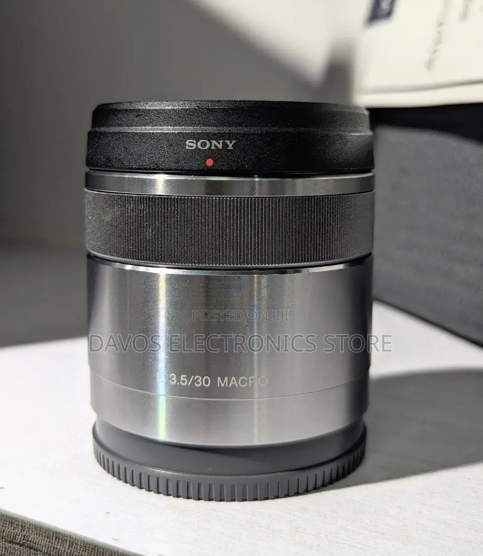 Sony E 30mm F/3.5 Macro Lens