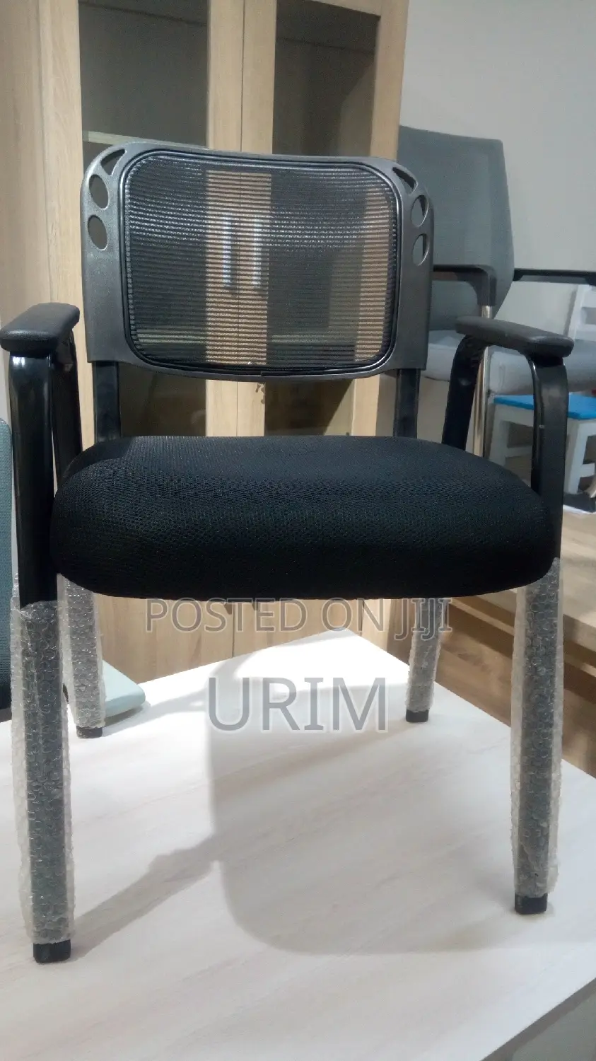 Mash Geust Chair With Arm