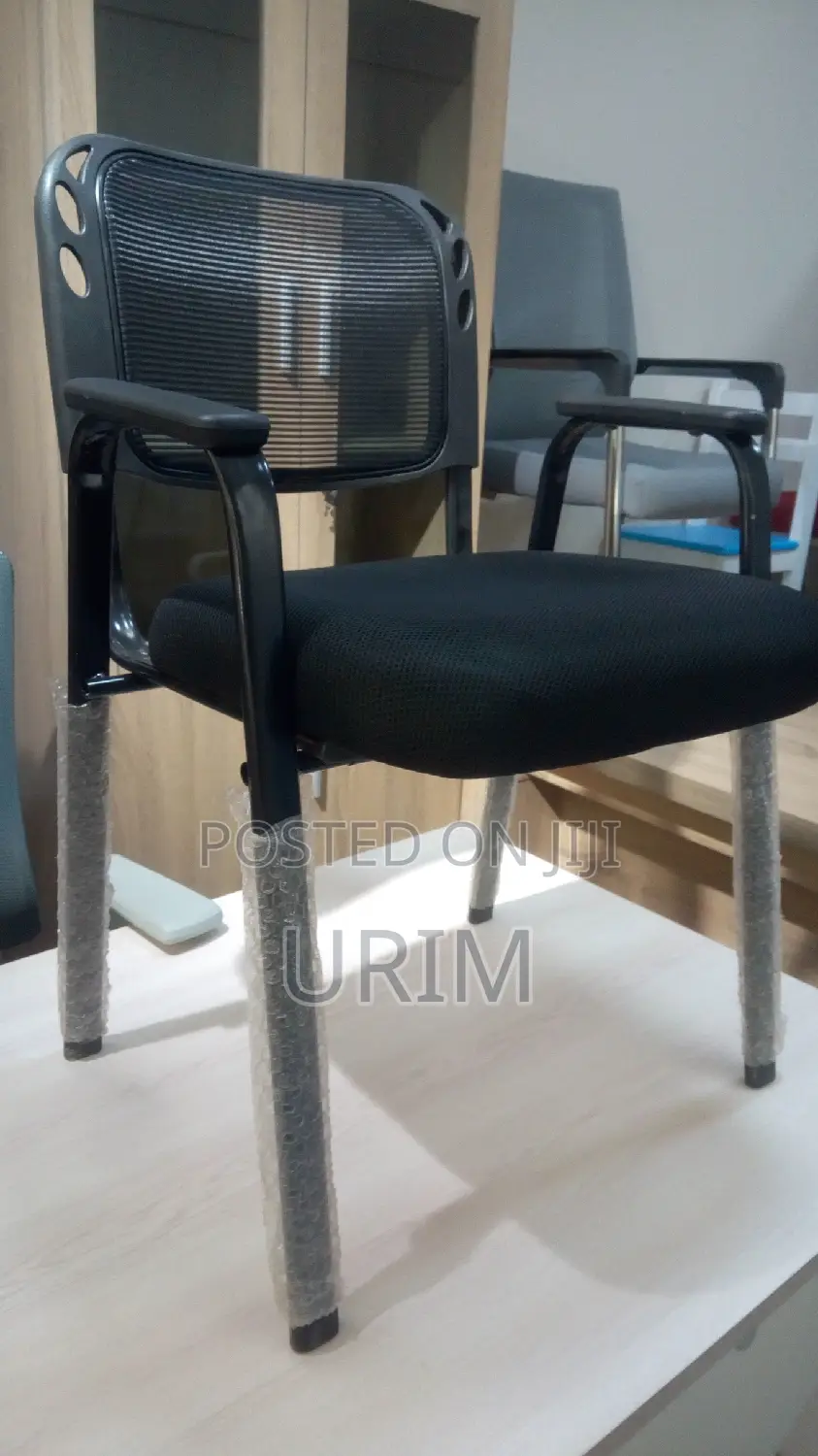 Mash Geust Chair With Arm
