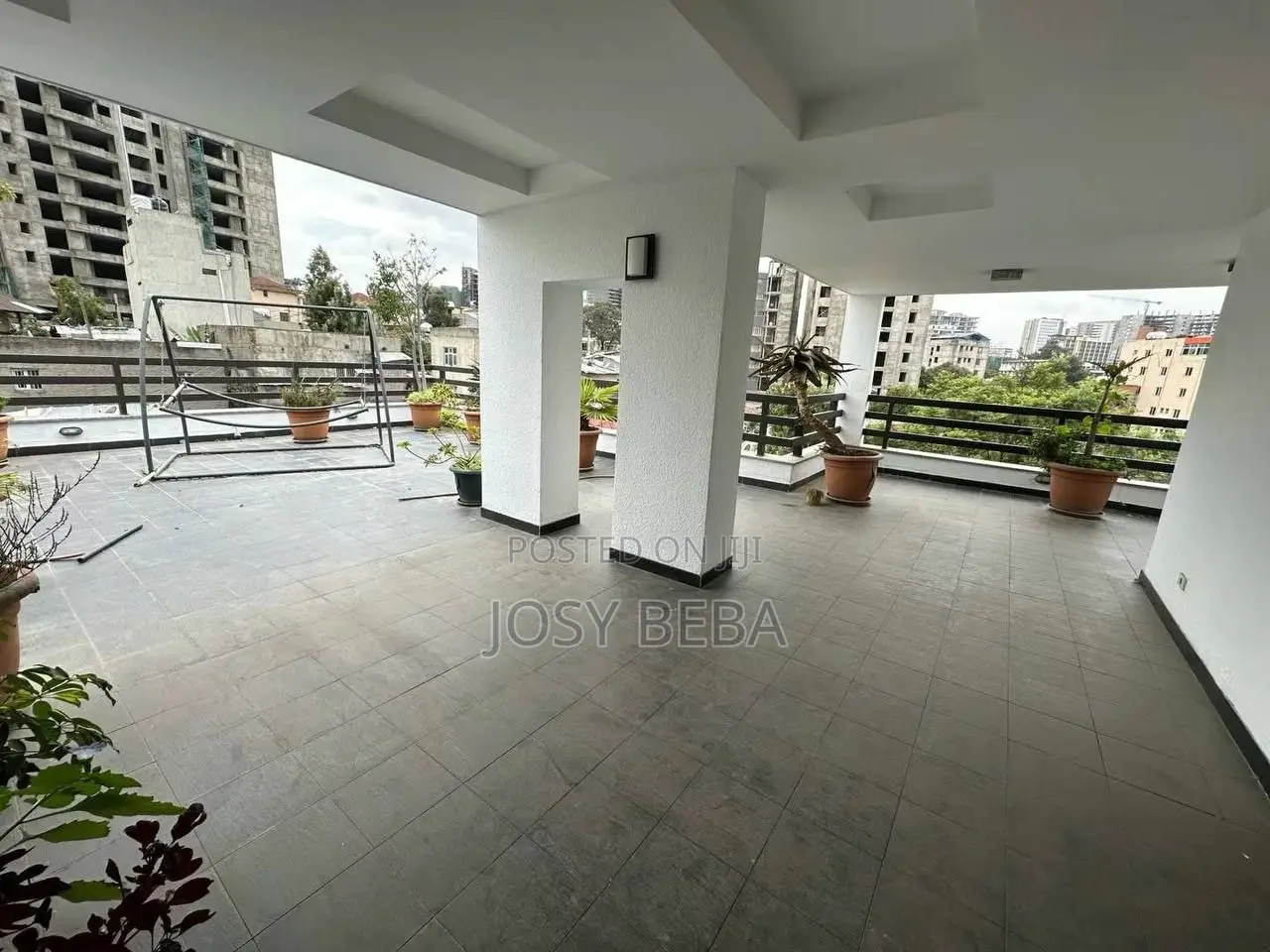 8bdrm House in Bole for rent