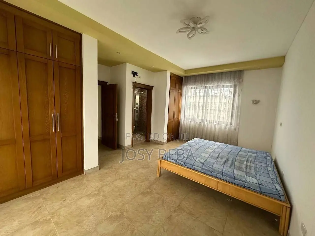 8bdrm House in Bole for rent