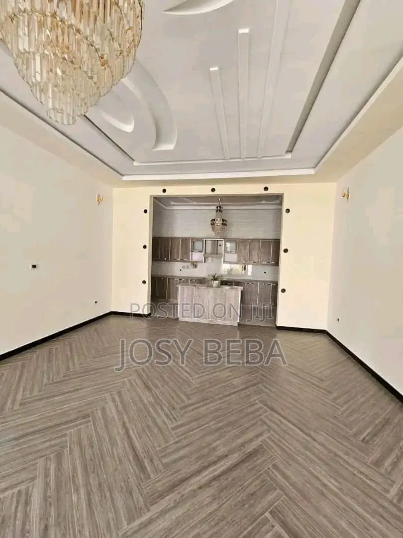 8bdrm House in Bole for rent