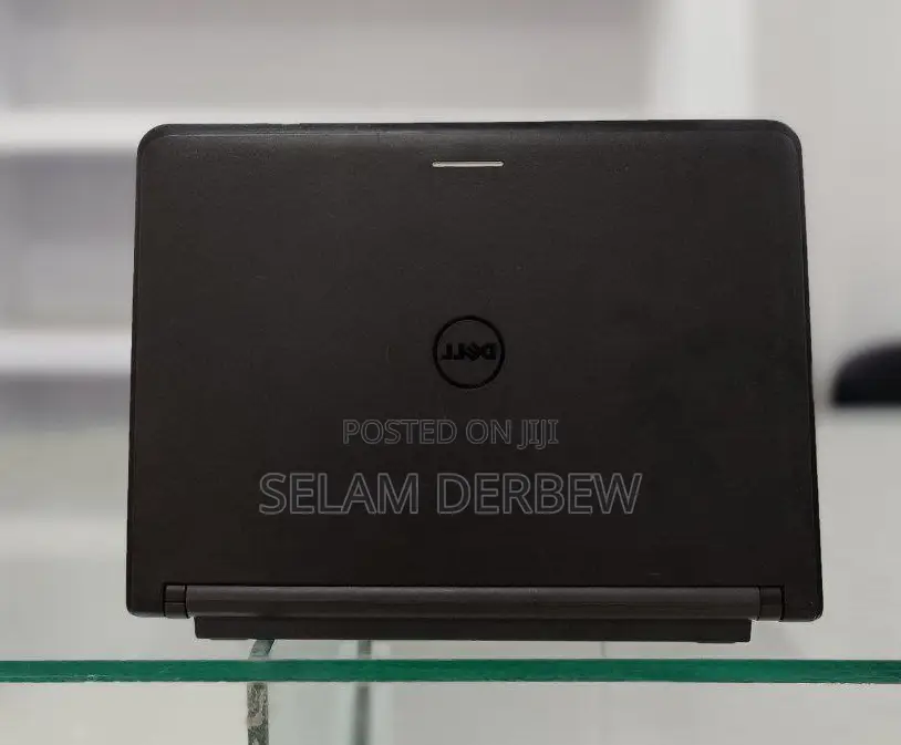 Laptop Dell Latitude 3330 4GB Intel Core I5 HDD 500GB