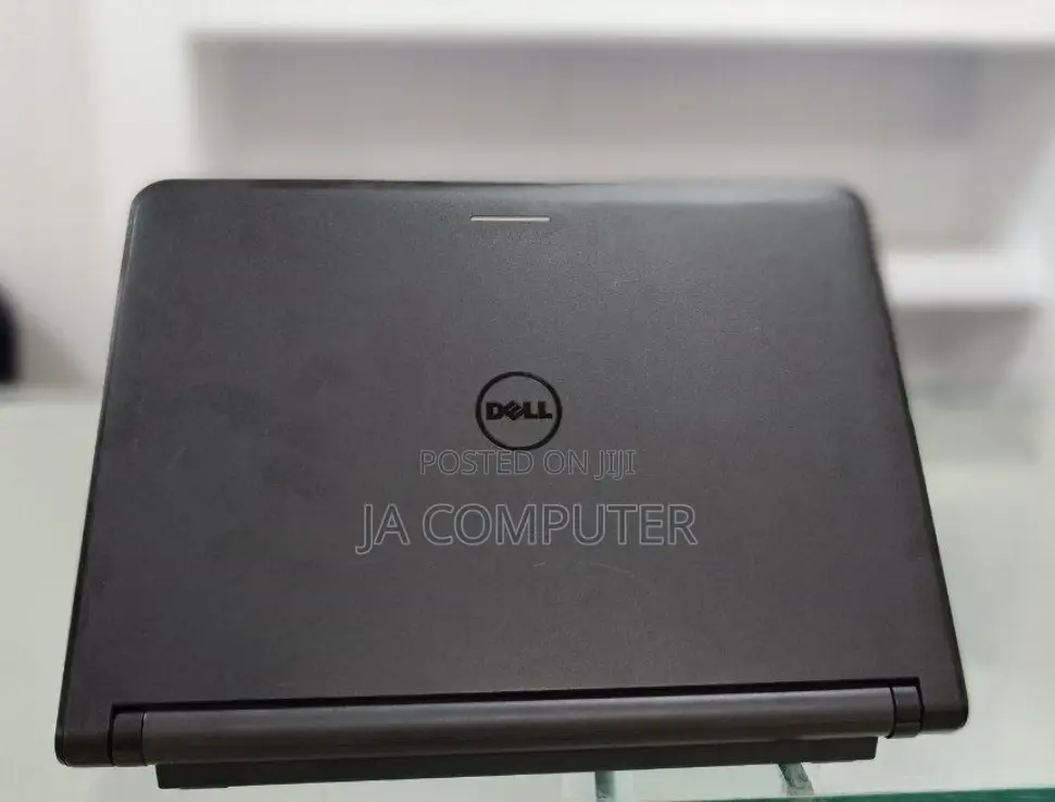 New Laptop Dell Latitude 13 3340 4GB Intel Core I5 SSD 500GB