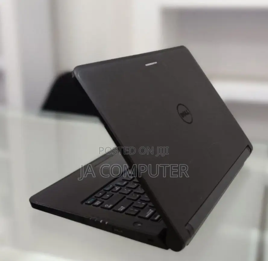 New Laptop Dell Latitude 13 3340 4GB Intel Core I5 SSD 500GB