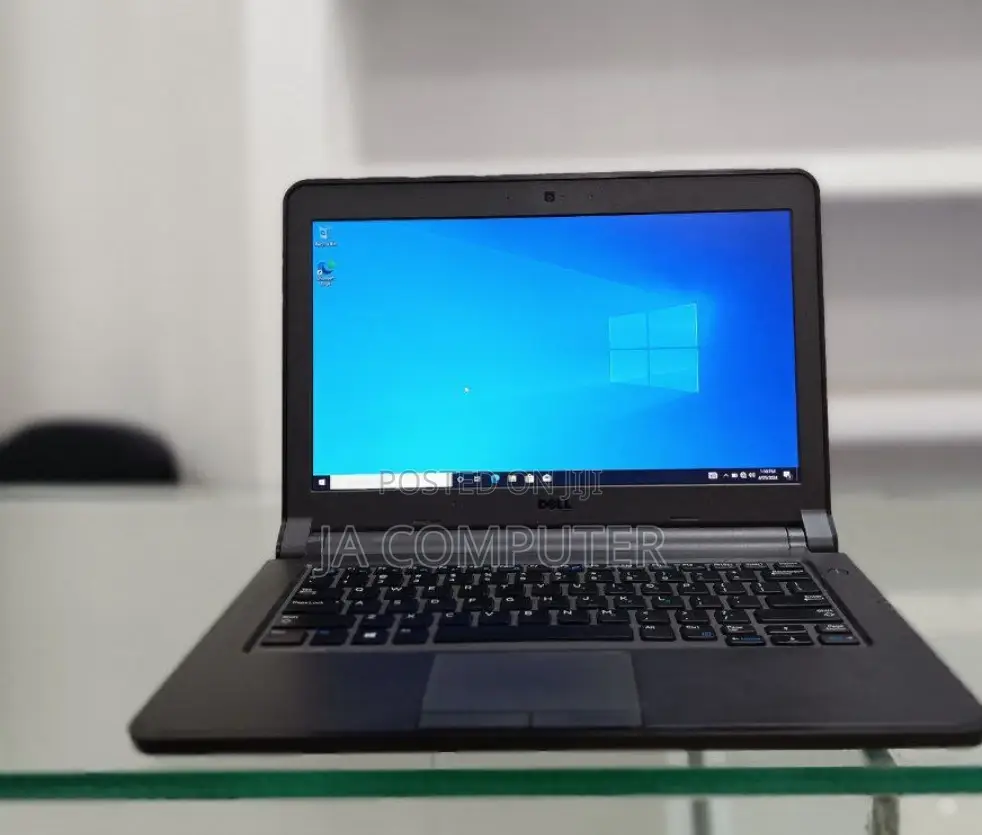 New Laptop Dell Latitude 13 3340 4GB Intel Core I5 SSD 500GB