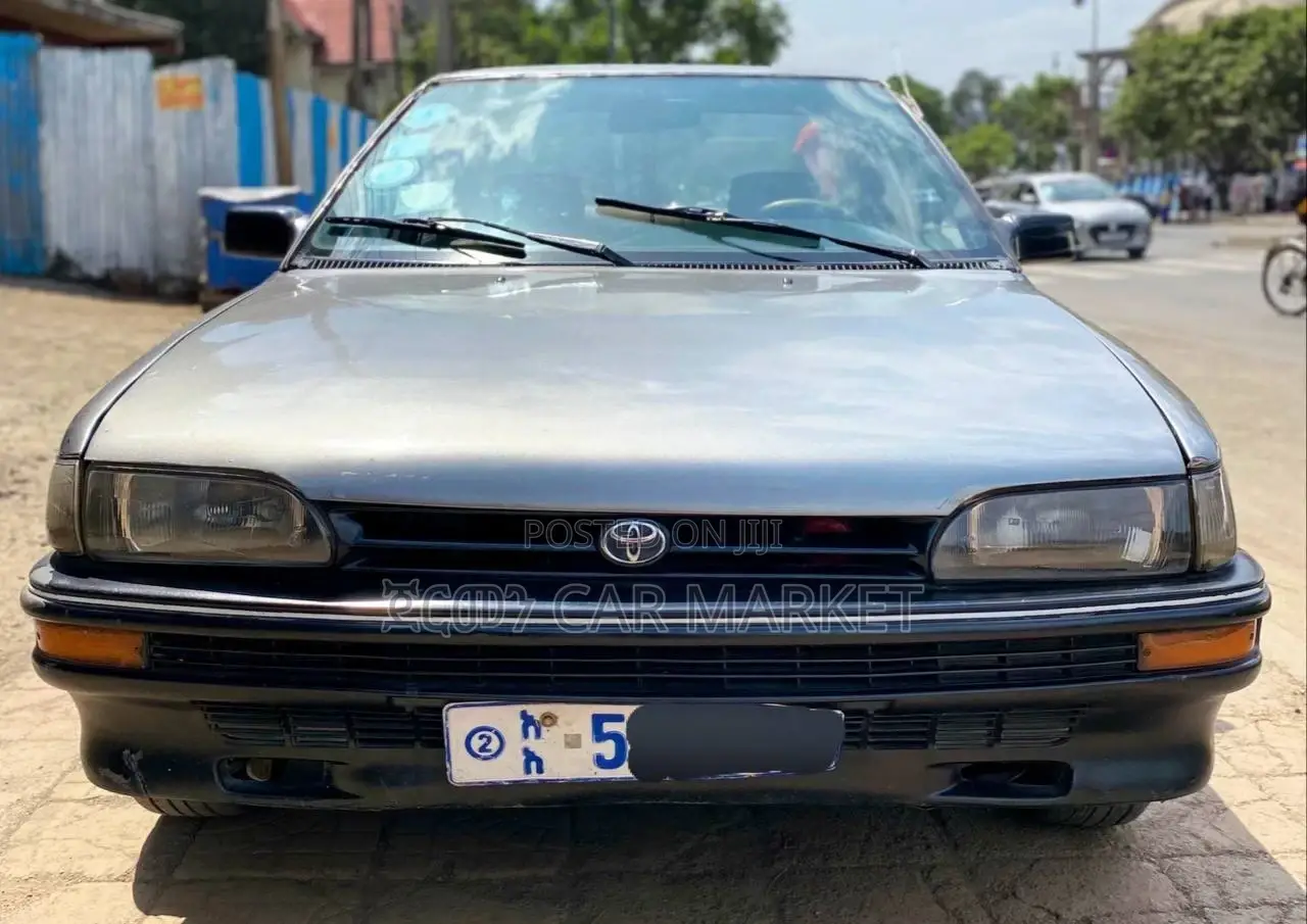 Toyota Corolla 1991 Silver