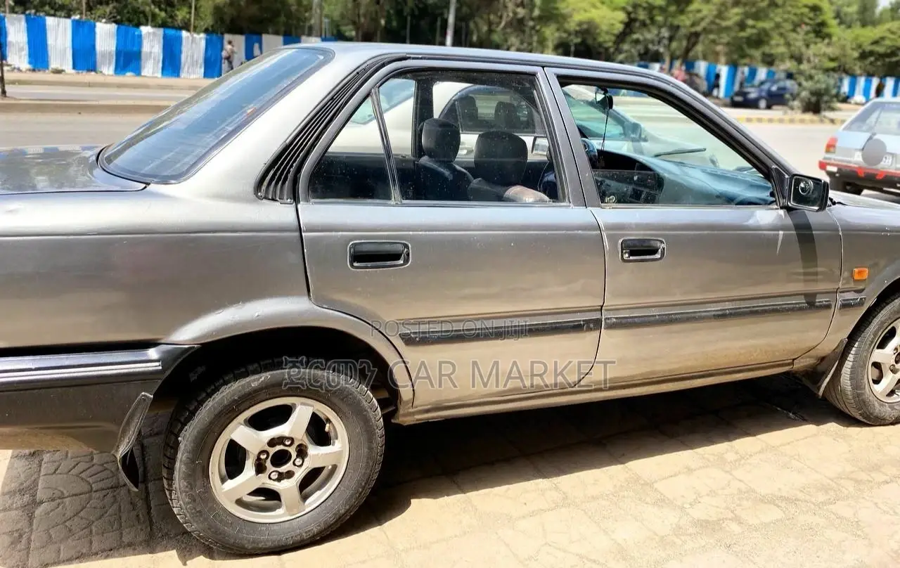 Toyota Corolla 1991 Silver
