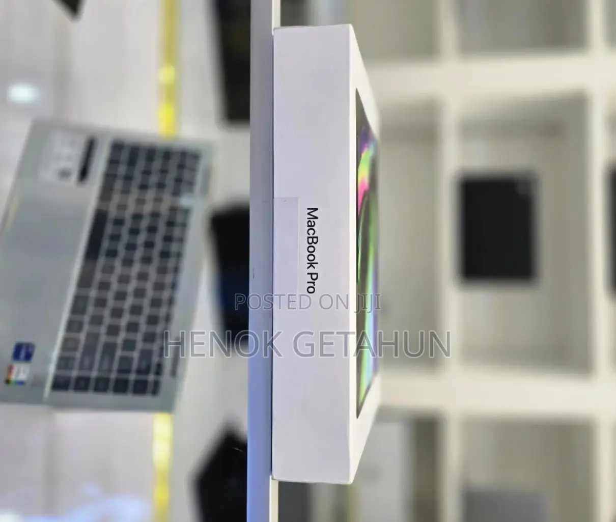 New Laptop Apple MacBook Pro 2021 M1 8GB Apple M2 SSD 512GB