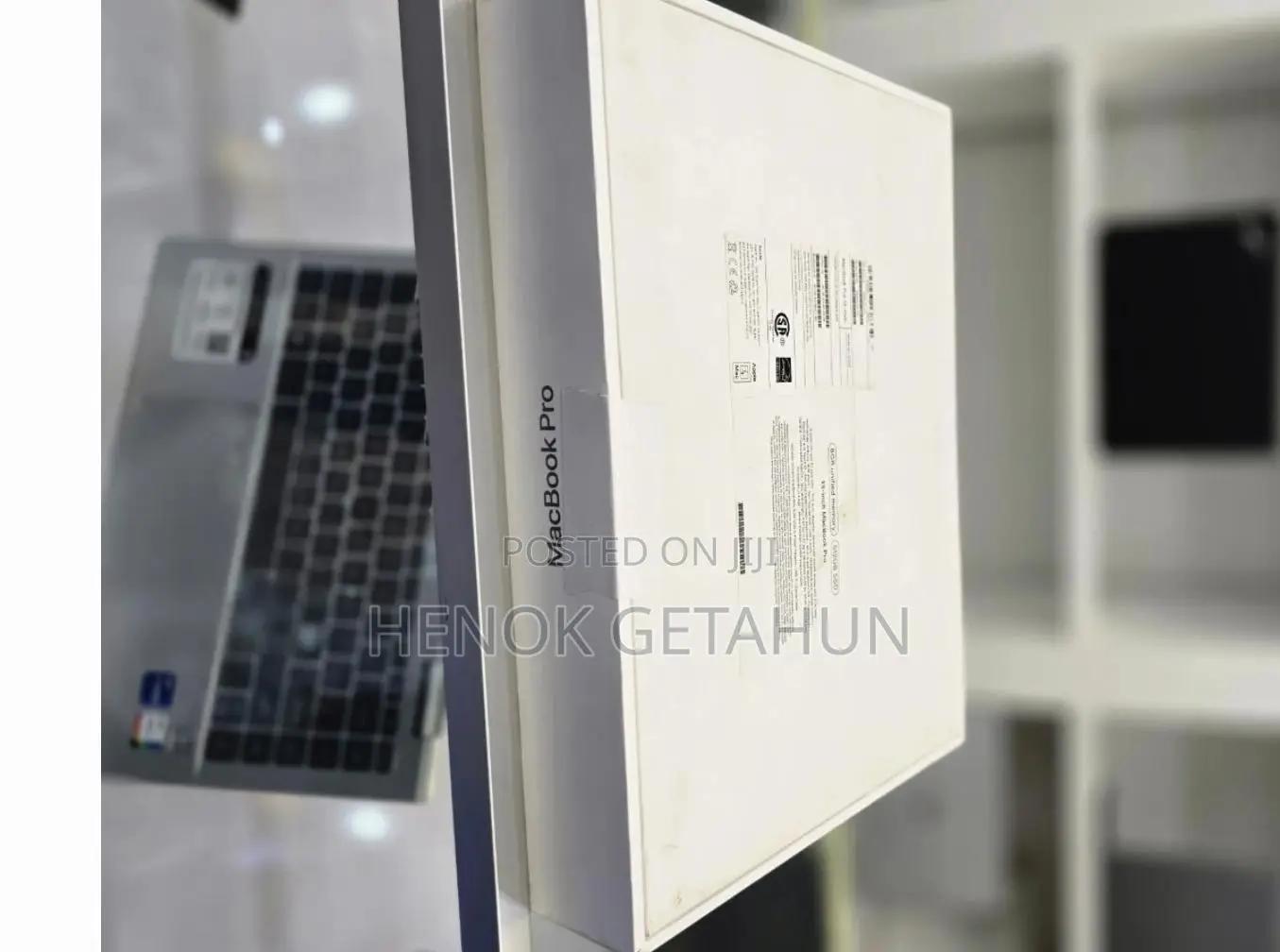 New Laptop Apple MacBook Pro 2021 M1 8GB Apple M2 SSD 512GB