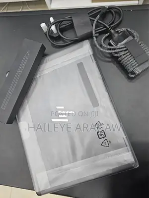 Photo - New Laptop HP Spectre 14 16GB Intel Core I7 SSD 1T