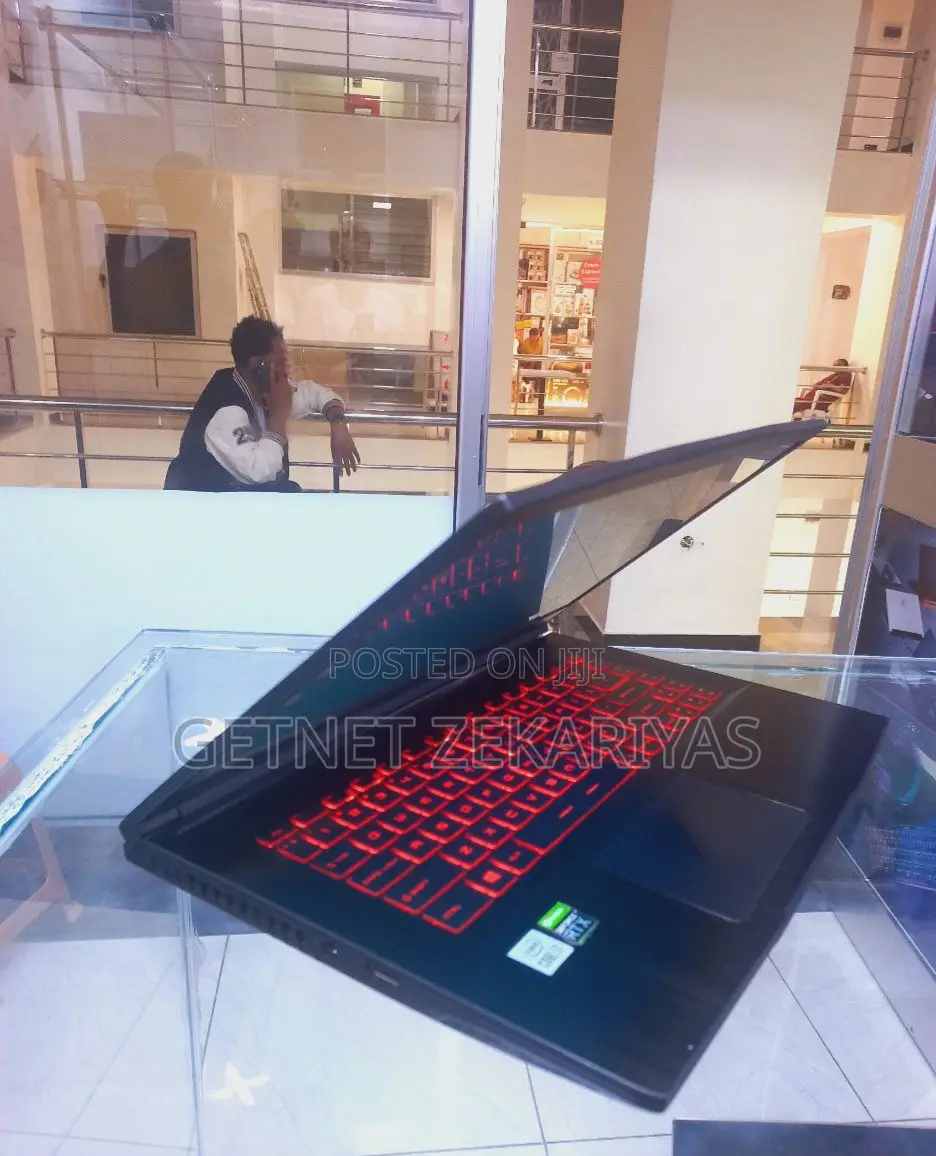 New Laptop MSI GF65 Thin 10UE 16GB Intel Core I7 SSD 512GB