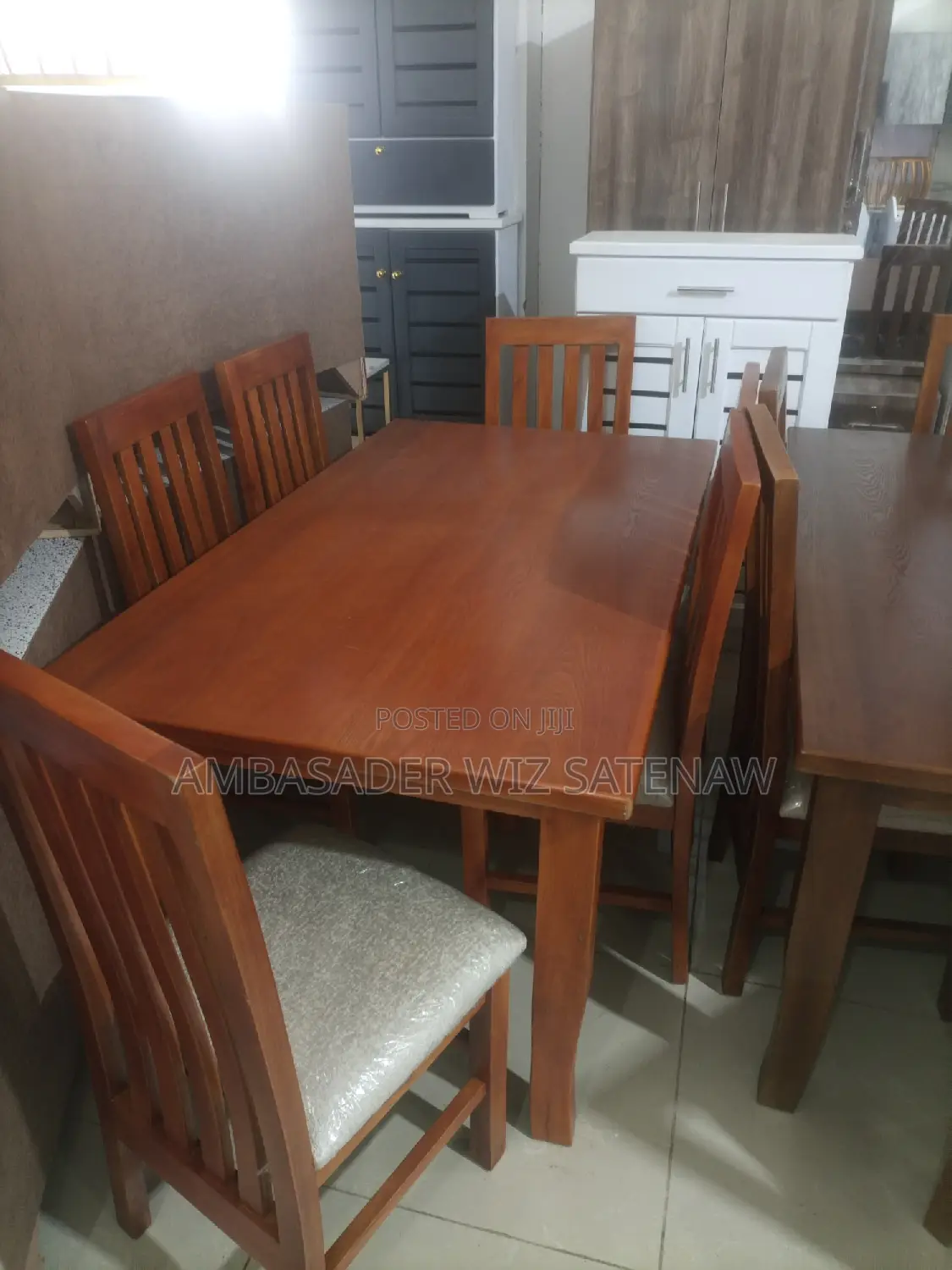 የመመገቢያ ጠረጴዛ