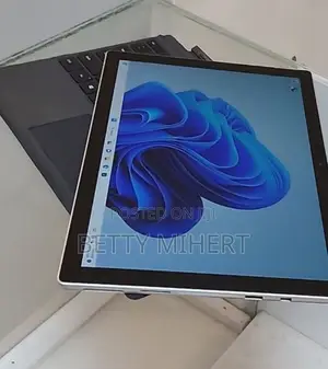 Photo - New Laptop Microsoft Surface Pro 4 8GB Intel Core I5 SSD 128GB