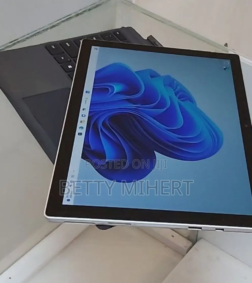 New Laptop Microsoft Surface Pro 4 8GB Intel Core I5 SSD 128GB