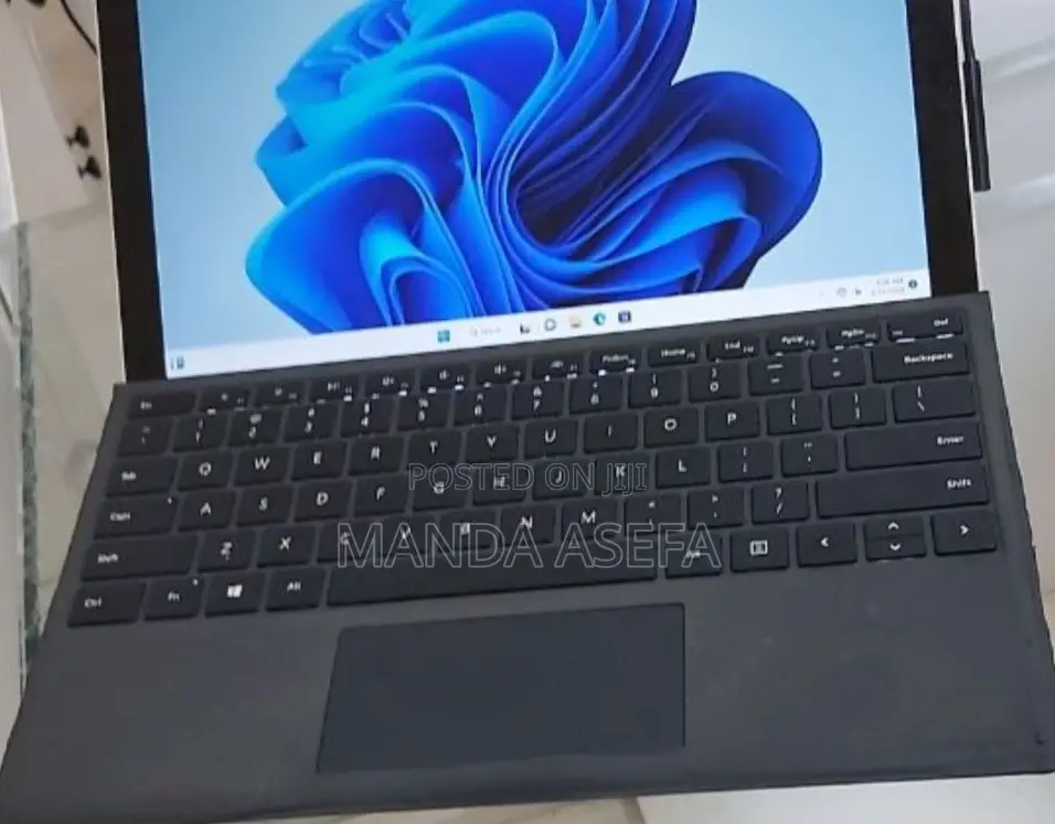 New Laptop Microsoft Surface Pro 8GB Intel Core I5 SSD 128GB