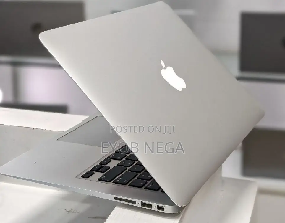 New Laptop Apple MacBook Air 8GB Intel Core I7 SSD 256GB