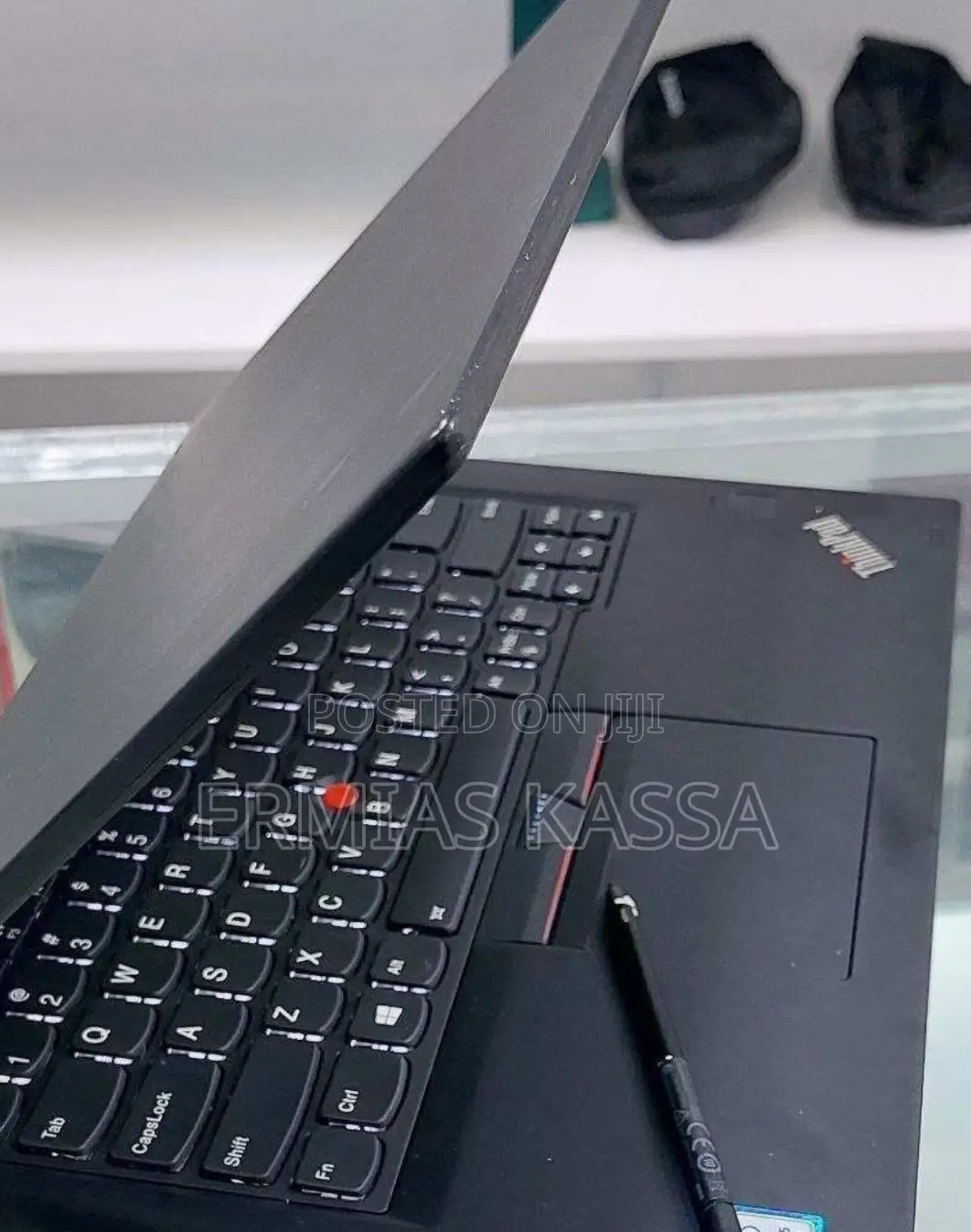 New Laptop Lenovo ThinkPad Yoga 370 8GB Intel Core I5 SSD 512GB