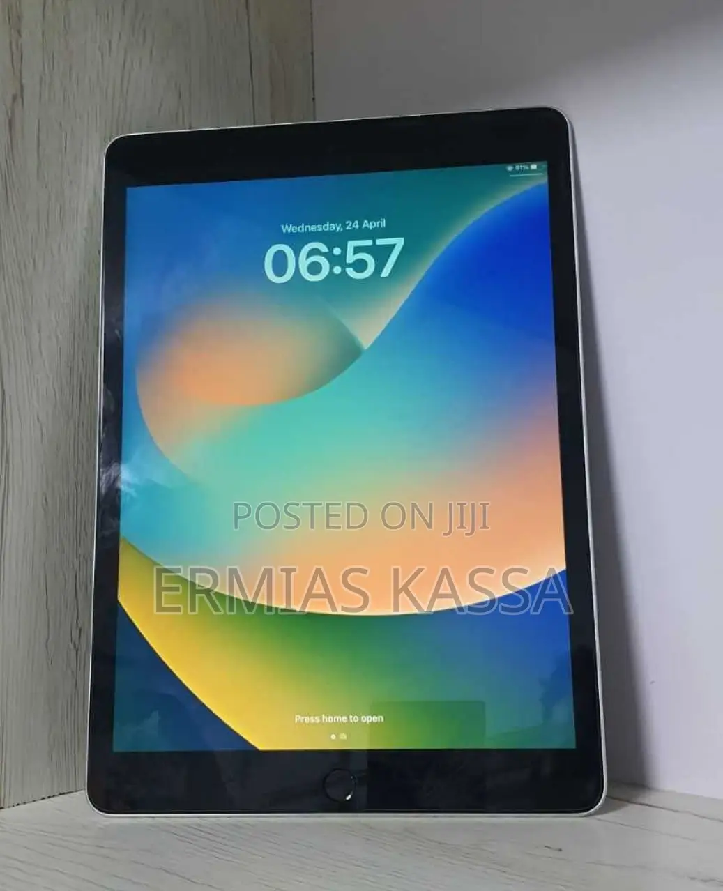 New Apple iPad 4 Wi-Fi 64 GB Silver