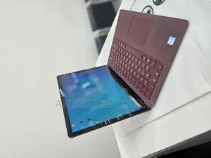 New Laptop Microsoft Surface 8GB Intel Core I5 SSD 256GB