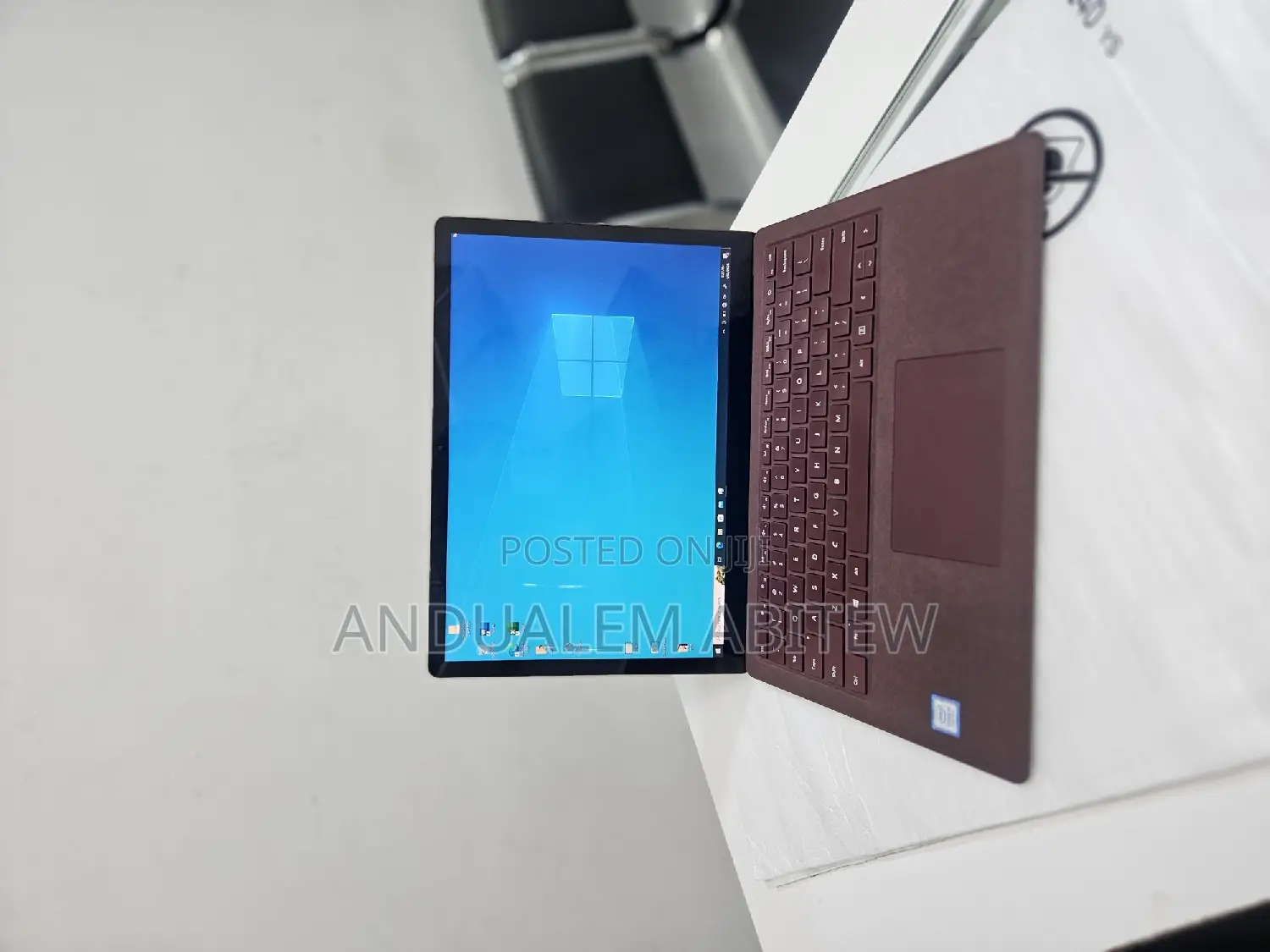 New Laptop Microsoft Surface 8GB Intel Core I5 SSD 256GB