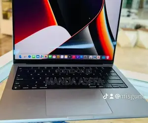 New Laptop Apple MacBook Pro M1 16GB Apple M1 SSD 512GB