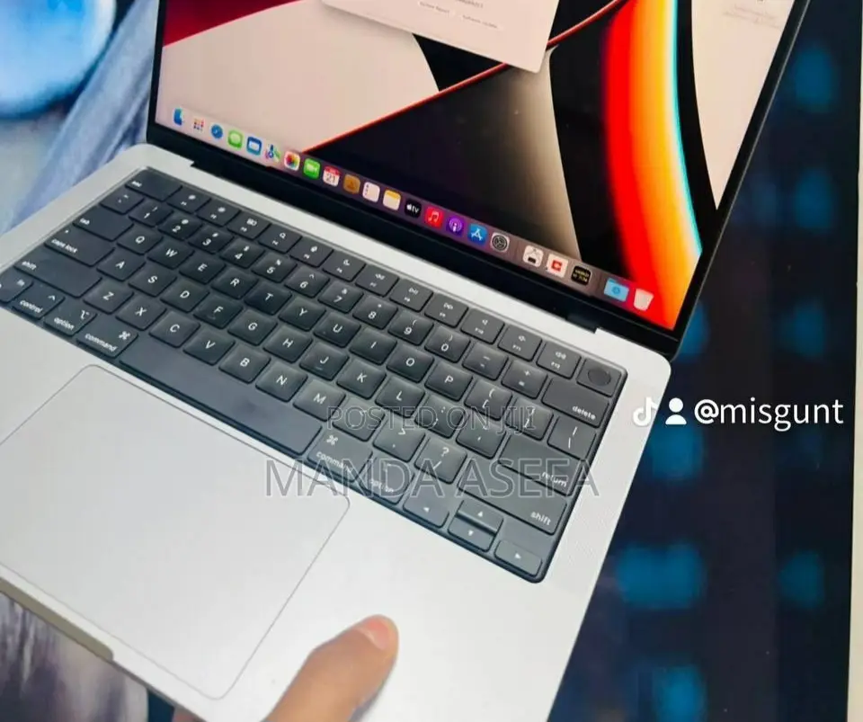 New Laptop Apple MacBook Pro M1 16GB Apple M1 SSD 512GB