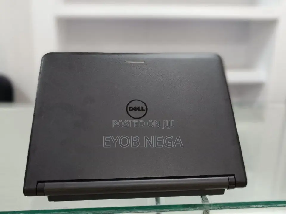 New Laptop Dell Latitude 3330 4GB Intel Core I5 HDD 500GB