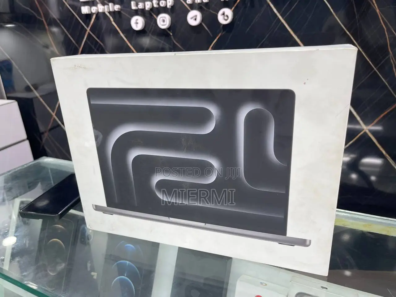 New Apple MacBook Pro 2023 M3 Pro 14-Inch 8GB Apple M3 SSD 512GB